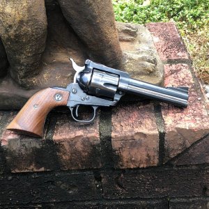 Ruger Blackhawk 3 screw a.jpg